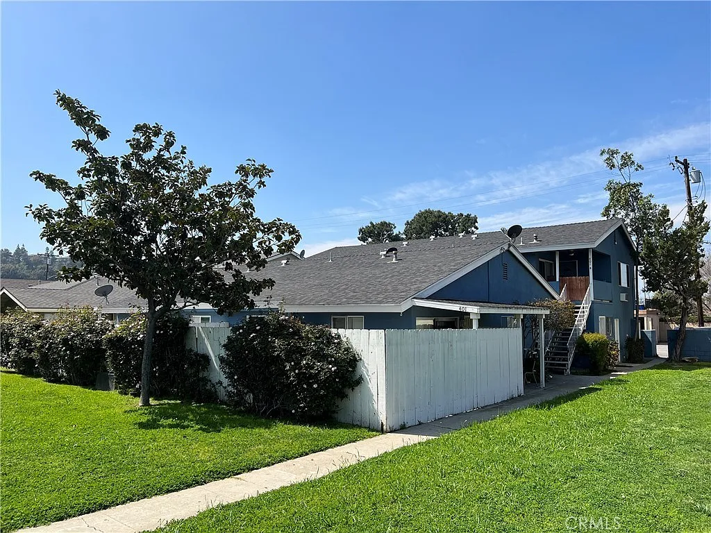 Building Photo - 401 N Tustin Ave