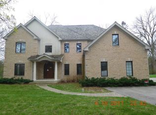 2081 Buckley Rd, Libertyville, IL 60048