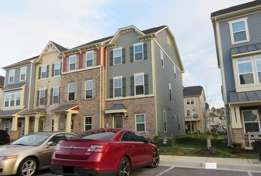 2nd image of 8013 Elton St