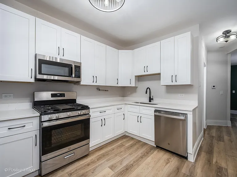 3546 W Beach Ave #1 — Photo 6