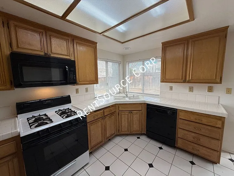 42456 Coronet Ct — Photo 12