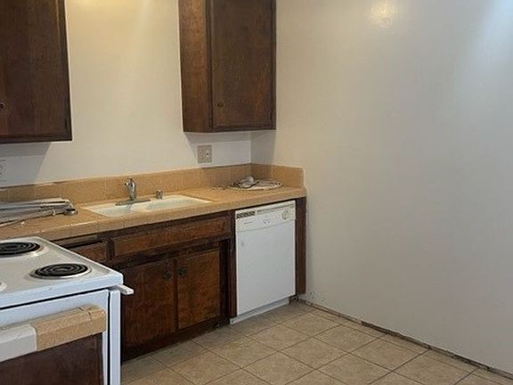 4th image of 2612 N Half Moon Dr #B