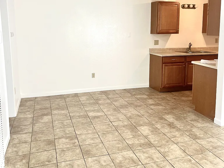 2240 W Dunlop St — Photo 4