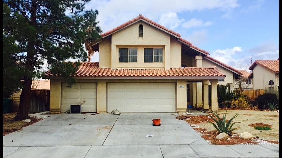1st image of 5717 Charlotte Pl