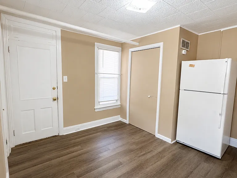 209 Reno Ave — Photo 4