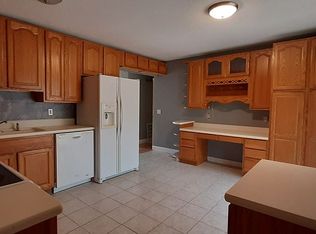 1301 Shallow Lake Dr, O'Fallon, MO 63366