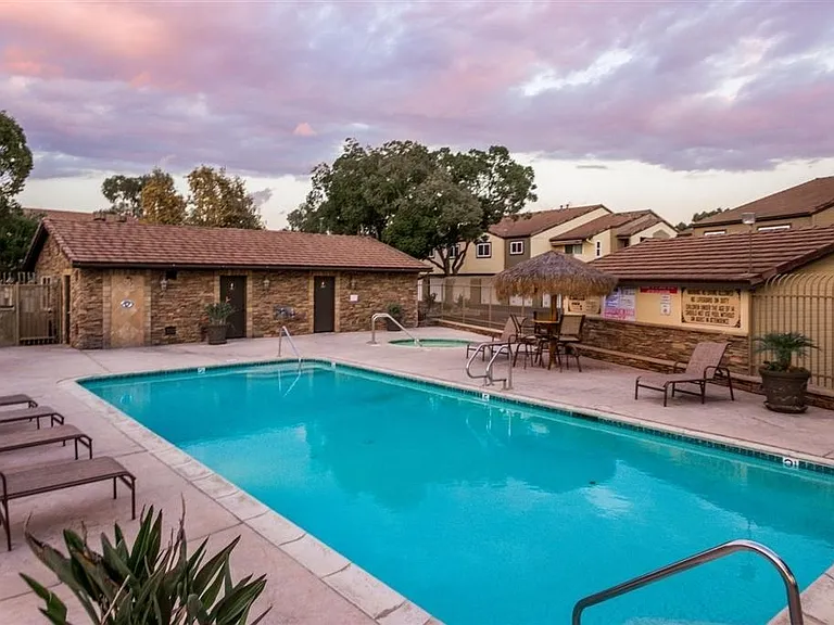 5049 Los Morros Way — Photo 18