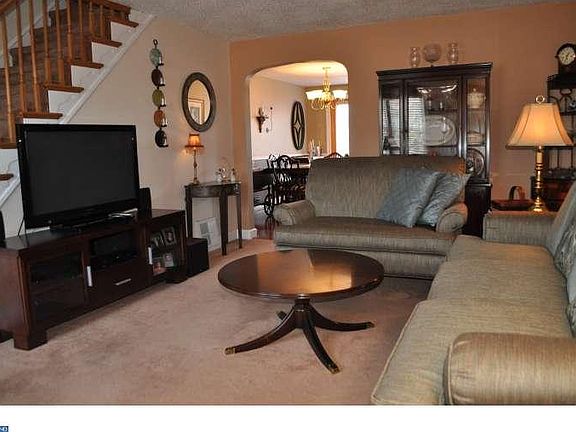 2nd image of 2502 Stoneybrook Ln