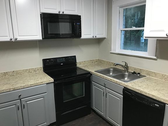 4th image of 3516 Boulevard