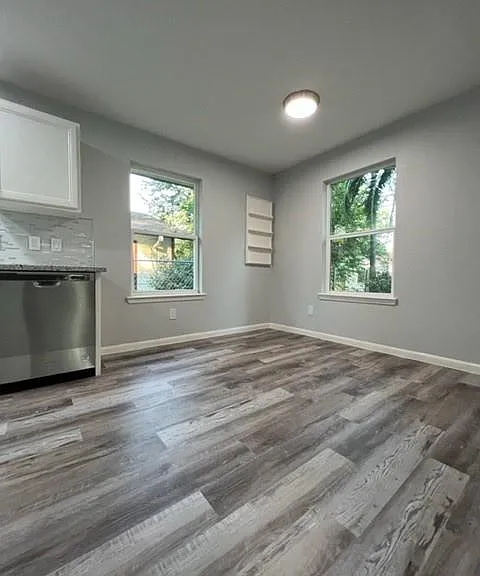 710 Avenue J Pl — Photo 10