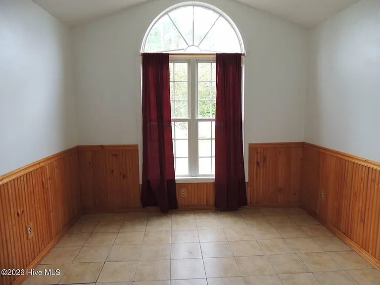 403 Jacqueline Dr — Photo 9