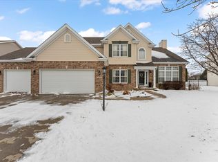 4708 Horse Creek Dr, Champaign, IL 61822