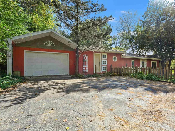 850 Kane St, Dubuque, IA 52001