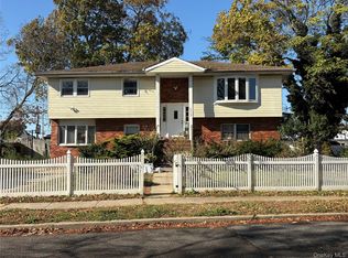 2842 Dahlia Ave, Baldwin, NY 11510