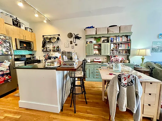 Rented by ERNY LLC | media 33