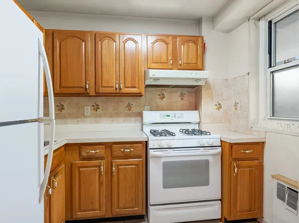 35-51 85th Street image 3 of 12