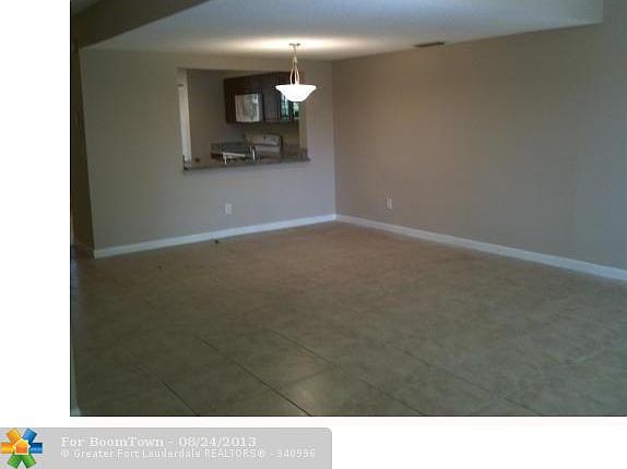3rd image of 3592 NW 83rd Ln #3592