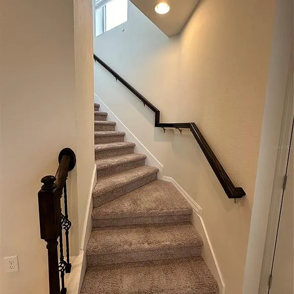 527 Piazza Point — Photo 25