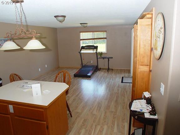 5th image of 15800 NE 91st St