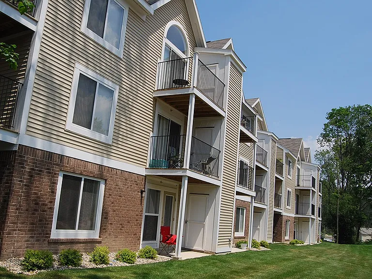 Tall Oaks Apartment Homes — Photo 44