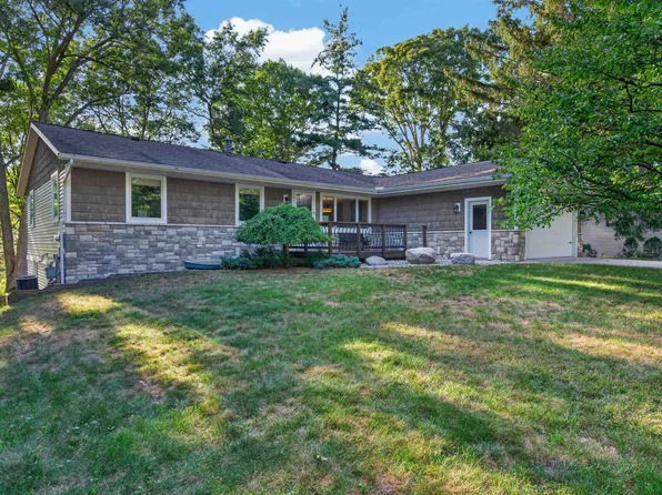 3347 N Douglas Dr, Sanford, MI 48657