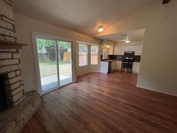3rd image of 5102 Fontenay Dr