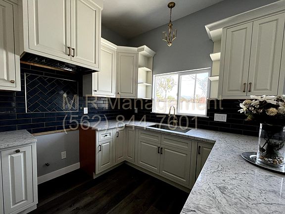 3rd image of 967 W Hollyvale St