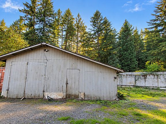 3rd image of 91040 Hill Rd
