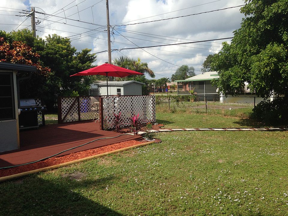 Spacious Backyard Area
