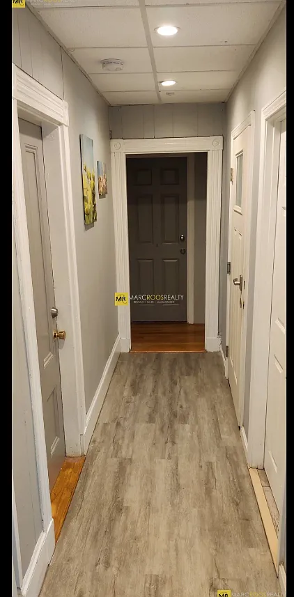 5 bed, 1.5 bath, 9999 sqft, $1,300 — Photo 1