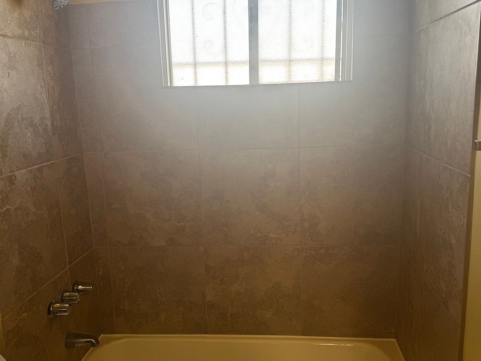 1st image of 819 W 88th St