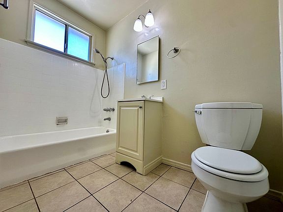 5th image of 4588 W El Segundo Blvd #300