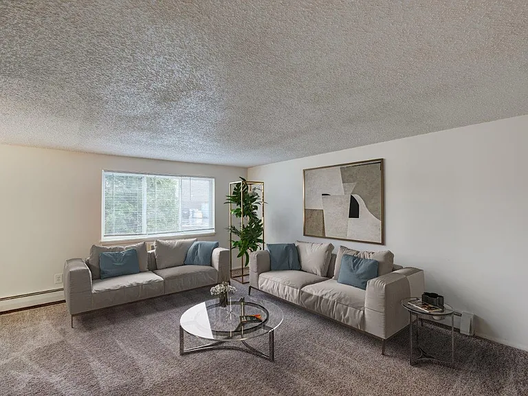 Hilton Village Apartment Homes — Photo 10