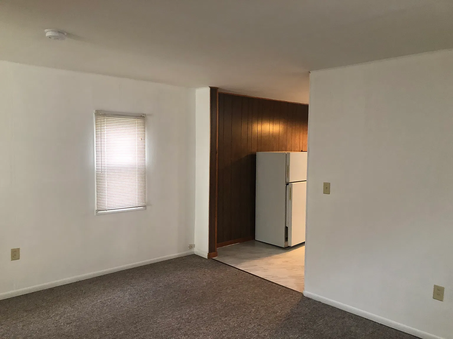 2220 W Iowa St — Photo 3