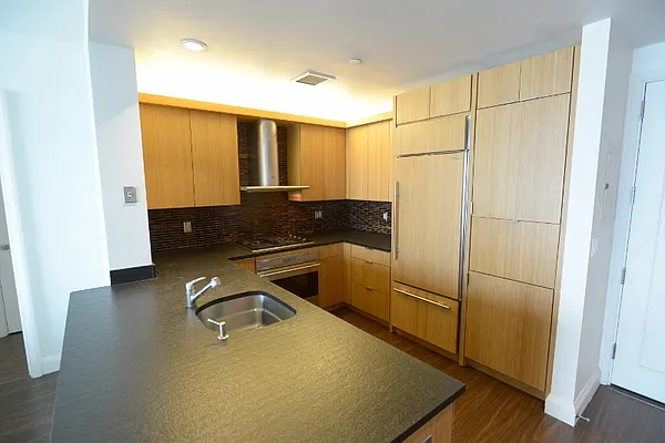 Rented by Battery Park Realty | media 30