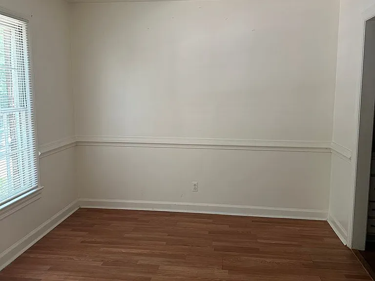 2800D Carriage Dr — Photo 3