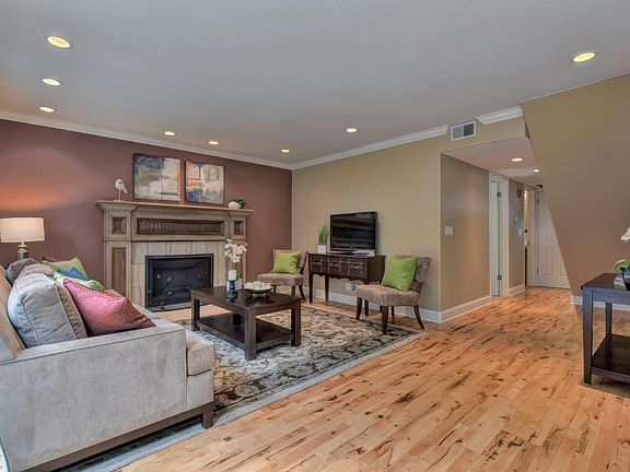 3rd image of 5668 Bluegrass Ln