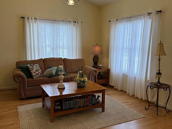 2nd image of 6621 Hartman Ct