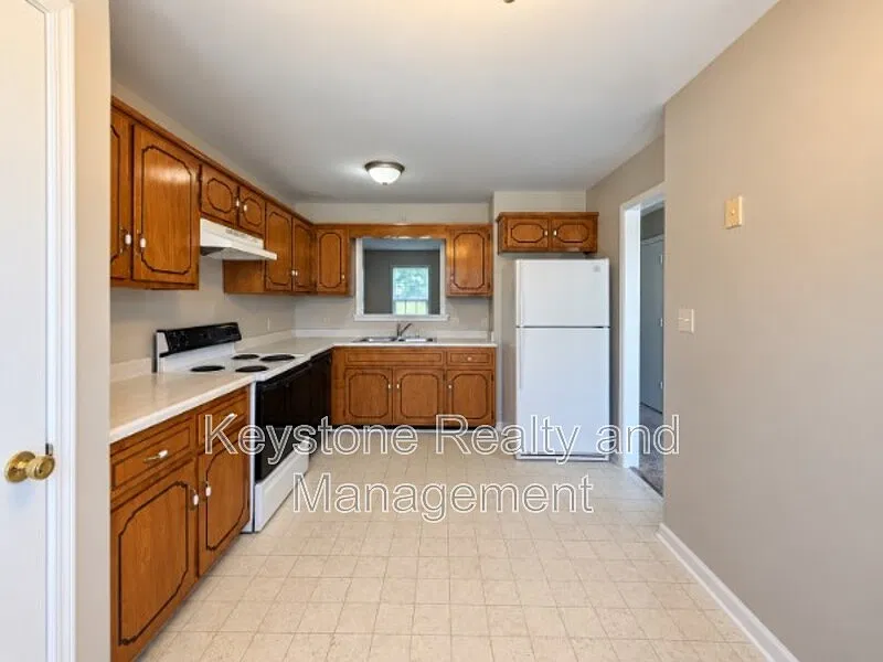 2 bed, 1.5 bath, 1000 sqft, $895 — Photo 3