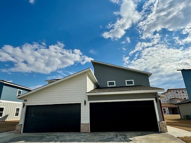 1st image of 1407 SW Casuarina Dr #1-2