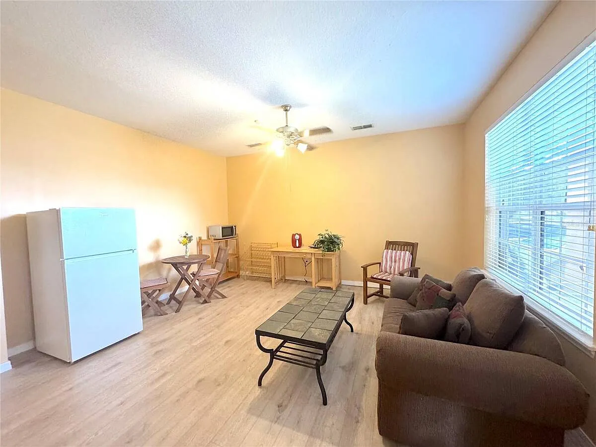 1 bed, 1.0 bath, 800 sqft, $1,000 — Photo 4