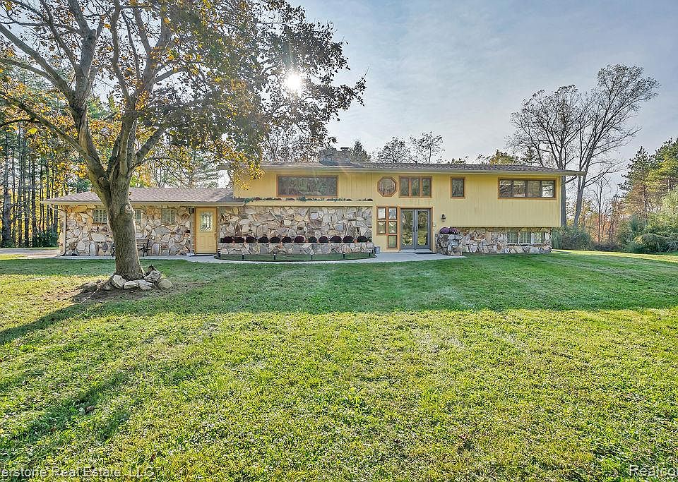 1st image of 2455 Slattery Rd