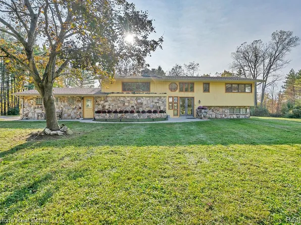 2455 Slattery Rd, Attica, MI 48412