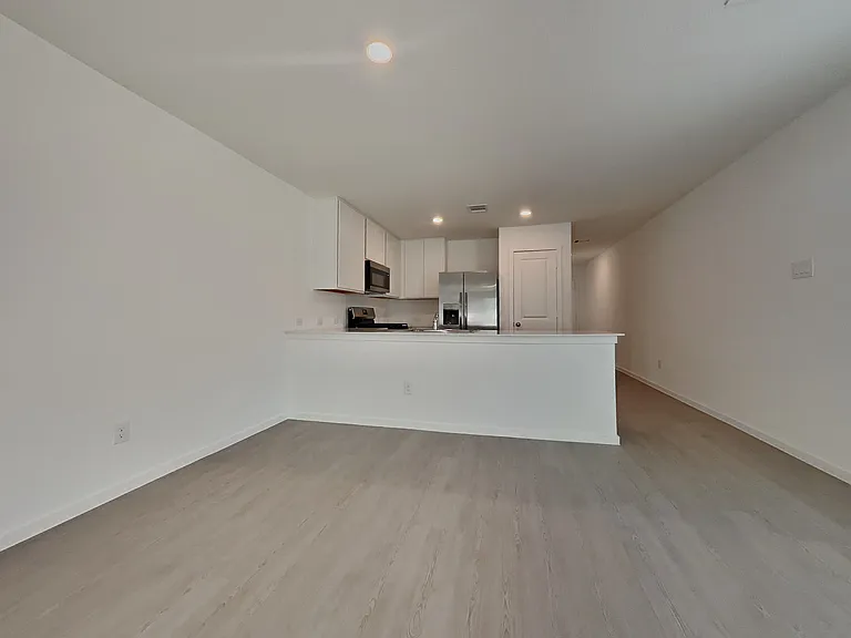 936 Capracotta Dr — Photo 3