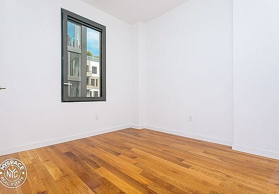 3rd image of 123 Melrose St APT 308
