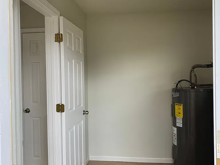 510 Chalmette Ave #12 — Photo 18