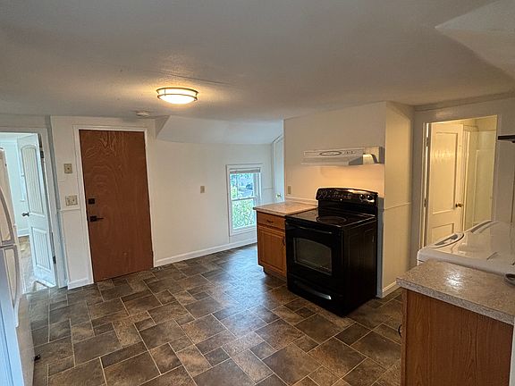 Kitchen/Laundry Area