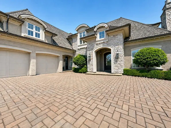 15957 39a Ave, Surrey, BC V3Z 0Y3