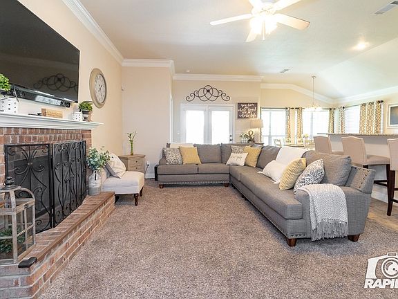 4th image of 610 E 96th Ct