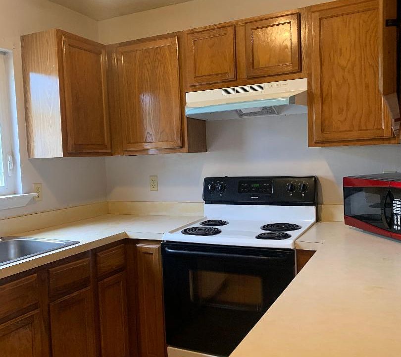 1st image of 22027 Oxford Ct #B-1